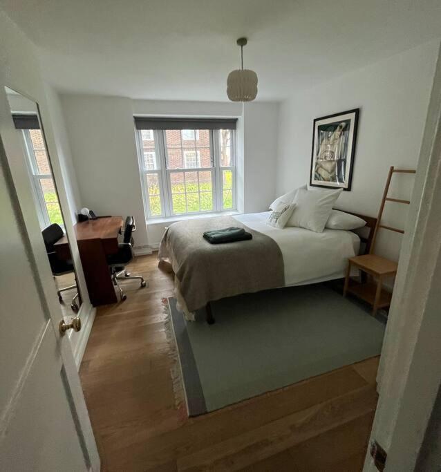 Stylish, Spacious 2 Bed 2 Bath Near Hoxton Square Apartamento Londres Exterior foto