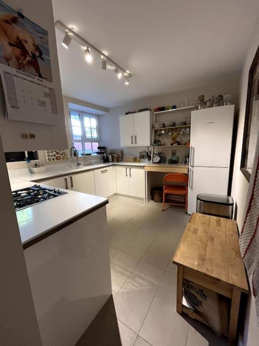 Stylish, Spacious 2 Bed 2 Bath Near Hoxton Square Apartamento Londres Exterior foto