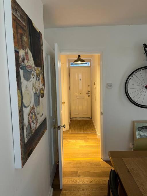 Stylish, Spacious 2 Bed 2 Bath Near Hoxton Square Apartamento Londres Exterior foto